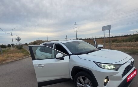 Toyota RAV4, 2022 год, 3 500 000 рублей, 3 фотография