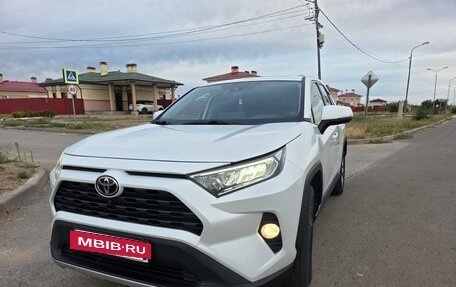 Toyota RAV4, 2022 год, 3 500 000 рублей, 6 фотография