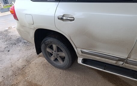Toyota Land Cruiser 200, 2014 год, 2 750 000 рублей, 3 фотография