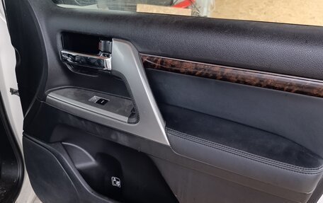 Toyota Land Cruiser 200, 2014 год, 2 750 000 рублей, 12 фотография