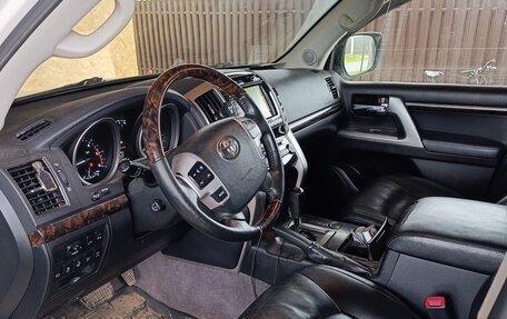 Toyota Land Cruiser 200, 2014 год, 2 750 000 рублей, 9 фотография