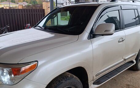 Toyota Land Cruiser 200, 2014 год, 2 750 000 рублей, 7 фотография
