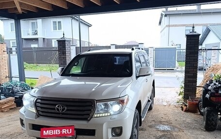 Toyota Land Cruiser 200, 2014 год, 2 750 000 рублей, 2 фотография