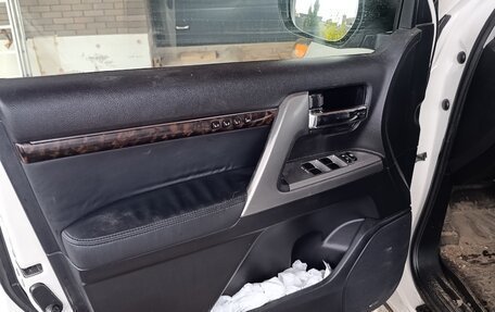 Toyota Land Cruiser 200, 2014 год, 2 750 000 рублей, 15 фотография