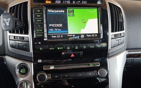 Toyota Land Cruiser 200, 2014 год, 2 750 000 рублей, 17 фотография