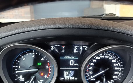Toyota Land Cruiser 200, 2014 год, 2 750 000 рублей, 16 фотография