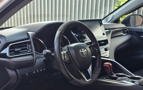 Toyota Camry, 2021 год, 2 900 000 рублей, 23 фотография