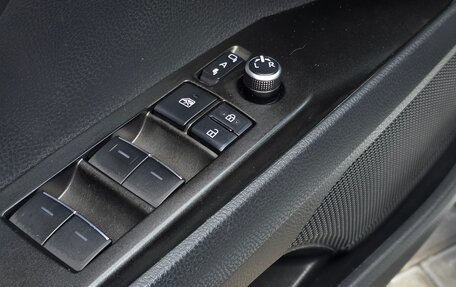 Toyota Camry, 2021 год, 2 900 000 рублей, 30 фотография