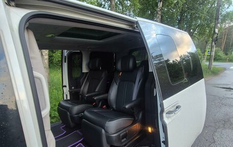 Hyundai Staria, 2022 год, 5 200 000 рублей, 7 фотография