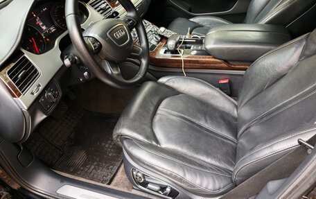 Audi A8, 2010 год, 1 280 000 рублей, 18 фотография