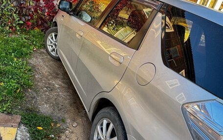 Honda Fit Shuttle I рестайлинг, 2014 год, 750 000 рублей, 1 фотография
