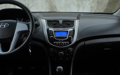 Hyundai Solaris II рестайлинг, 2011 год, 699 000 рублей, 16 фотография