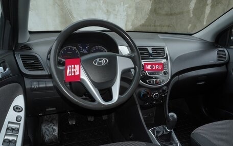 Hyundai Solaris II рестайлинг, 2011 год, 699 000 рублей, 6 фотография