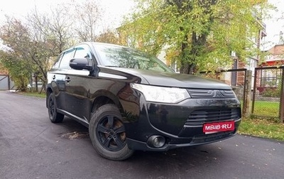 Mitsubishi Outlander III рестайлинг 3, 2014 год, 1 100 000 рублей, 1 фотография