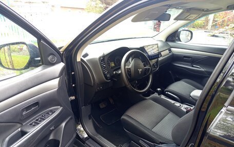 Mitsubishi Outlander III рестайлинг 3, 2014 год, 1 100 000 рублей, 6 фотография