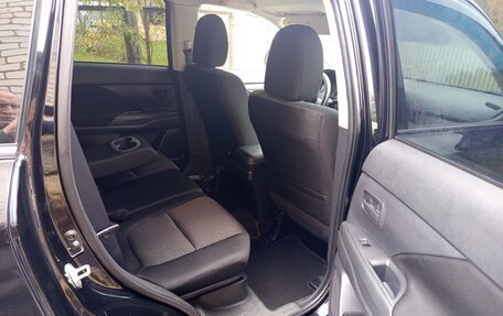 Mitsubishi Outlander III рестайлинг 3, 2014 год, 1 100 000 рублей, 9 фотография