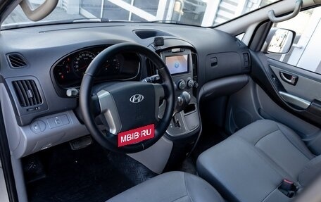 Hyundai H-1 II рестайлинг, 2014 год, 1 495 000 рублей, 13 фотография