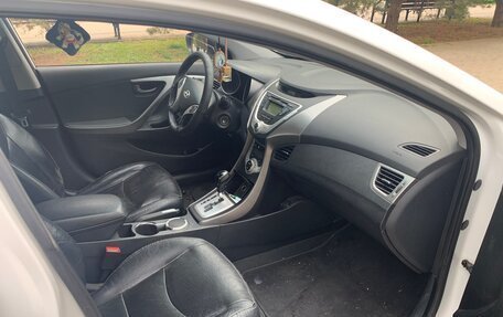 Hyundai Avante, 2011 год, 890 000 рублей, 8 фотография