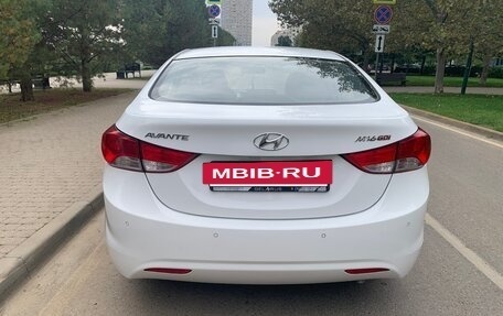 Hyundai Avante, 2011 год, 890 000 рублей, 4 фотография