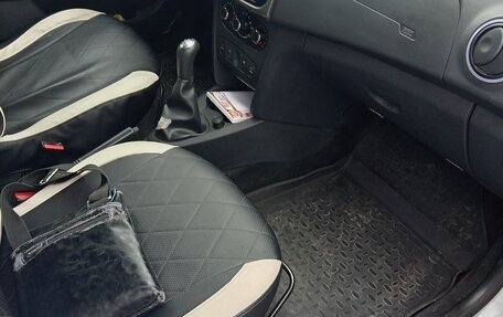 Renault Logan II, 2015 год, 500 000 рублей, 3 фотография