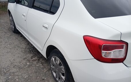 Renault Logan II, 2015 год, 500 000 рублей, 11 фотография