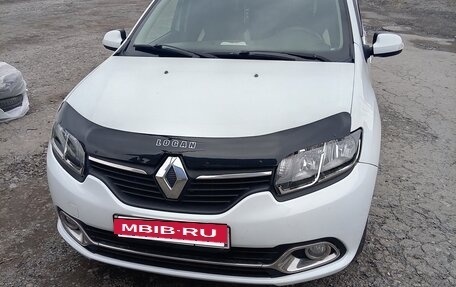 Renault Logan II, 2015 год, 500 000 рублей, 13 фотография