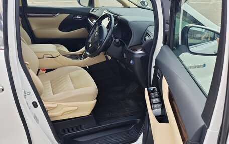 Toyota Vellfire II, 2019 год, 4 850 000 рублей, 16 фотография