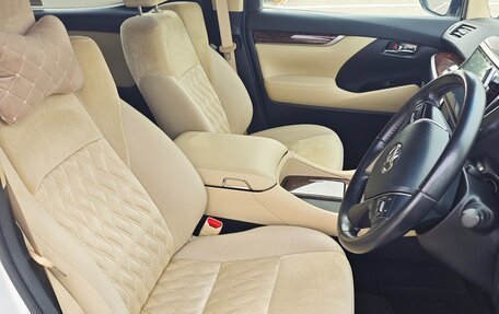Toyota Vellfire II, 2019 год, 4 850 000 рублей, 17 фотография