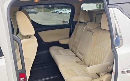 Toyota Vellfire II, 2019 год, 4 850 000 рублей, 20 фотография