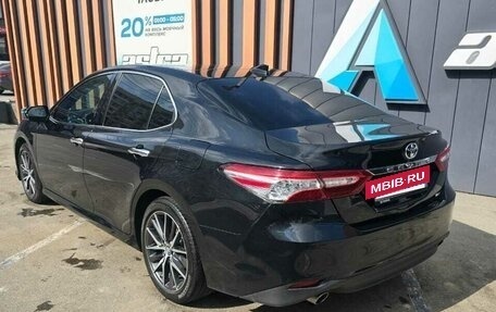 Toyota Camry, 2023 год, 3 500 000 рублей, 5 фотография