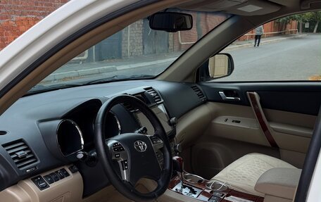 Toyota Highlander III, 2011 год, 2 100 000 рублей, 7 фотография