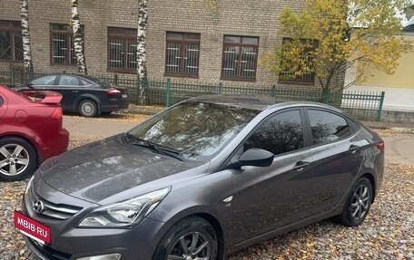 Hyundai Solaris II рестайлинг, 2015 год, 1 200 000 рублей, 4 фотография
