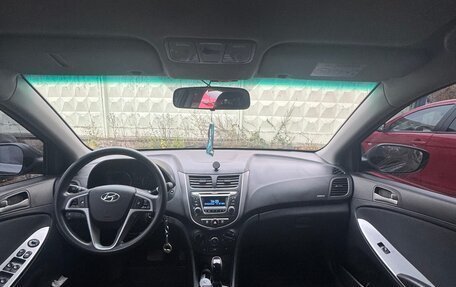 Hyundai Solaris II рестайлинг, 2015 год, 1 200 000 рублей, 10 фотография