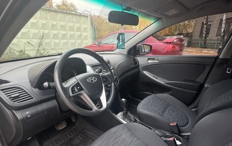 Hyundai Solaris II рестайлинг, 2015 год, 1 200 000 рублей, 17 фотография