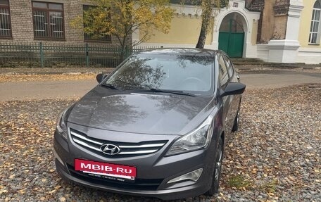 Hyundai Solaris II рестайлинг, 2015 год, 1 200 000 рублей, 3 фотография