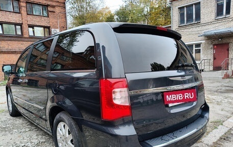 Chrysler Voyager IV, 2013 год, 2 599 000 рублей, 6 фотография