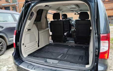 Chrysler Voyager IV, 2013 год, 2 599 000 рублей, 19 фотография