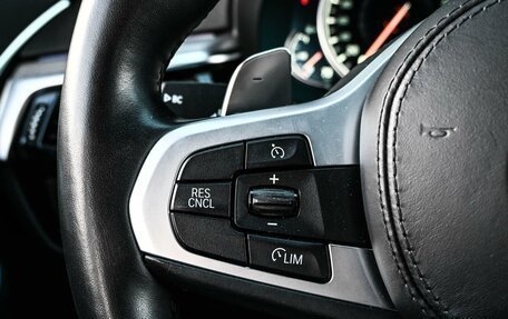 BMW 5 серия, 2018 год, 3 999 000 рублей, 15 фотография