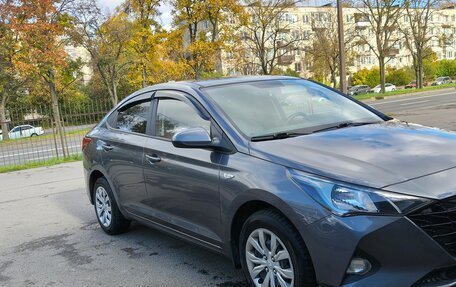 Hyundai Solaris II рестайлинг, 2021 год, 1 490 000 рублей, 2 фотография