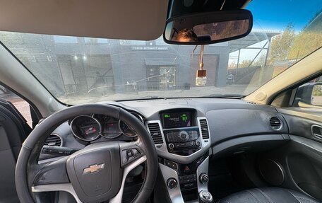 Chevrolet Cruze II, 2009 год, 450 000 рублей, 3 фотография