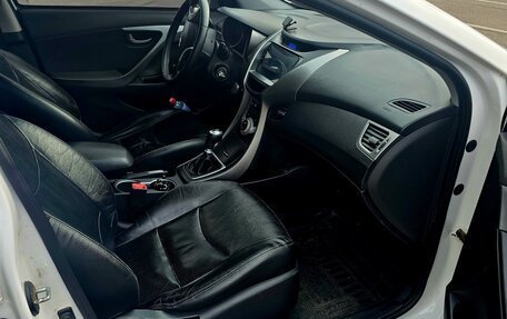 Hyundai Avante, 2011 год, 589 000 рублей, 12 фотография