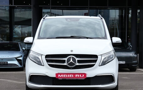 Mercedes-Benz V-Класс, 2020 год, 3 890 000 рублей, 2 фотография
