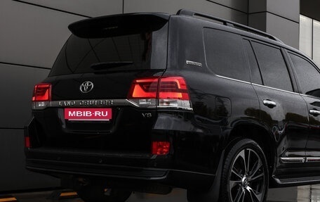 Toyota Land Cruiser 200, 2020 год, 8 300 000 рублей, 25 фотография