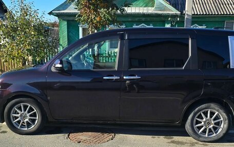Toyota Sienta I, 2012 год, 849 000 рублей, 3 фотография