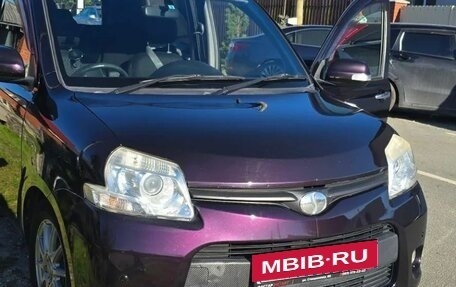 Toyota Sienta I, 2012 год, 849 000 рублей, 11 фотография