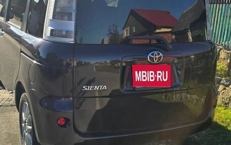 Toyota Sienta I, 2012 год, 849 000 рублей, 2 фотография