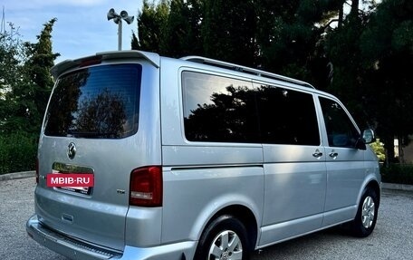 Volkswagen Caravelle T5, 2010 год, 1 800 000 рублей, 3 фотография