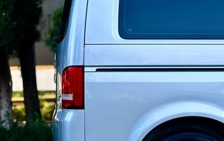 Volkswagen Caravelle T5, 2010 год, 1 800 000 рублей, 11 фотография