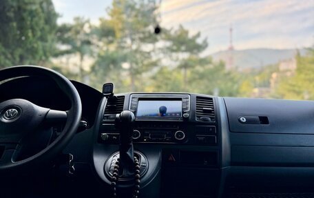 Volkswagen Caravelle T5, 2010 год, 1 800 000 рублей, 14 фотография