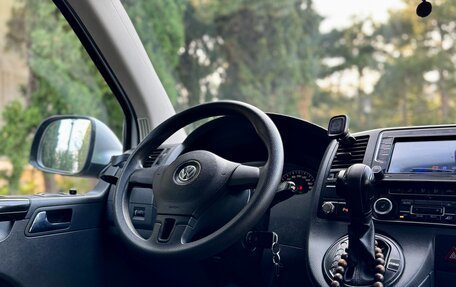Volkswagen Caravelle T5, 2010 год, 1 800 000 рублей, 13 фотография
